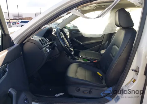 2017 Volkswagen Passat 1.8T Se из США, поврежденный, VIN 1VWGT7A34HC027765